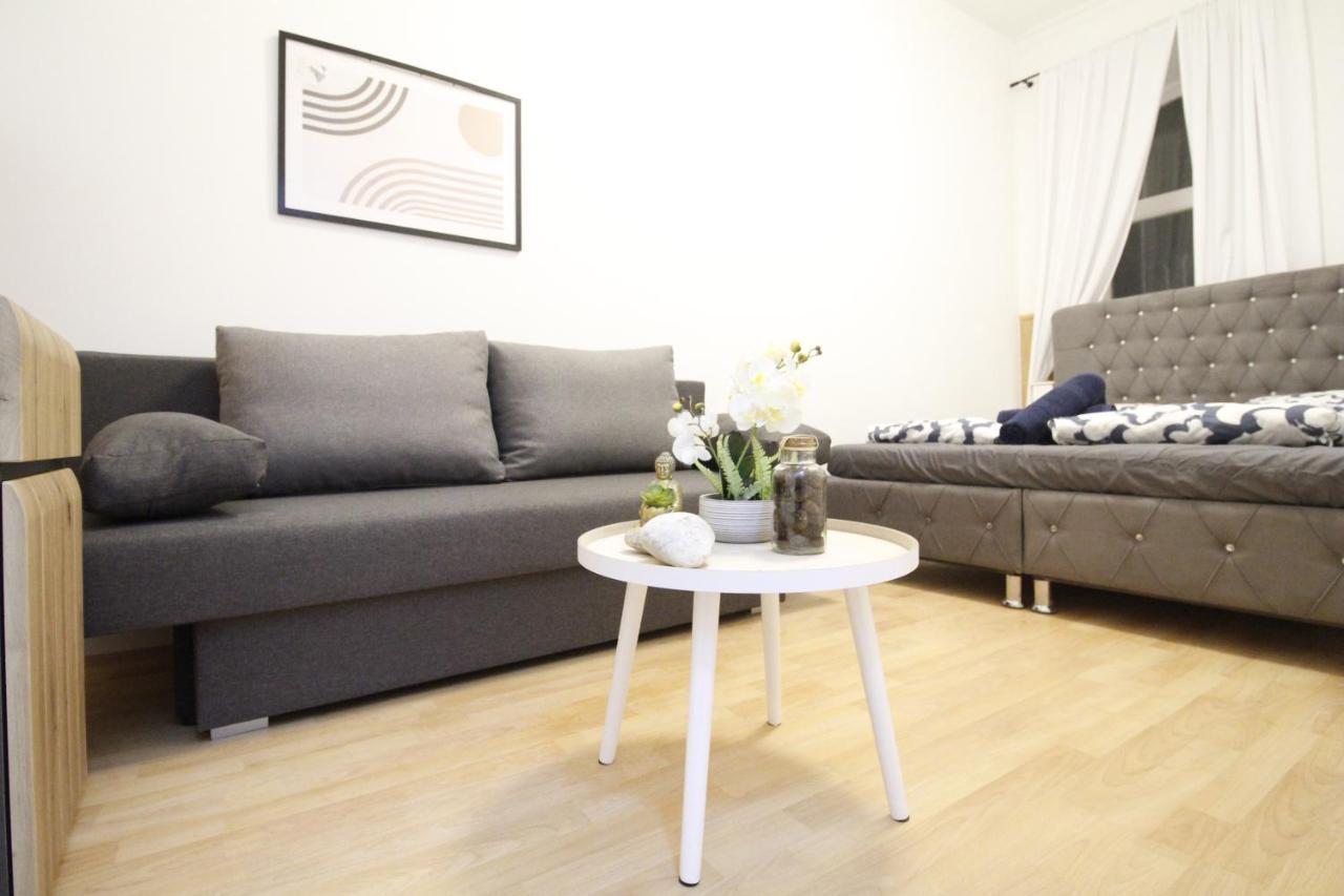 Comfort Triple Room Th Viena Exterior foto