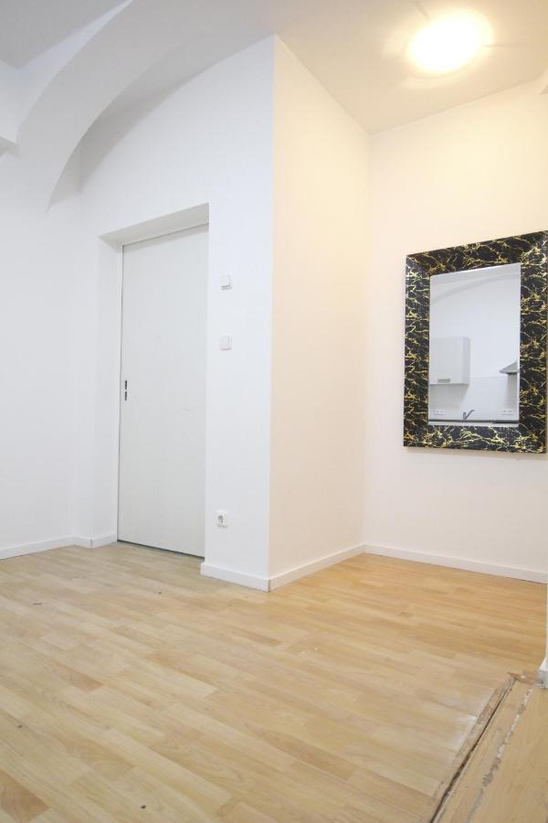 Comfort Triple Room Th Viena Exterior foto