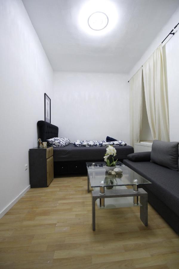 Comfort Triple Room Th Viena Exterior foto
