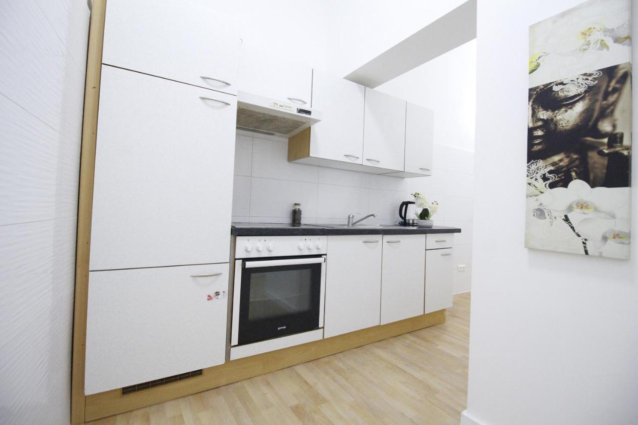 Comfort Triple Room Th Viena Exterior foto
